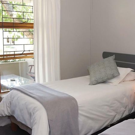 The Village Guesthouse Ceres Bagian luar foto