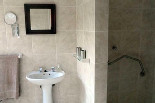 The Village Guesthouse Ceres Bagian luar foto