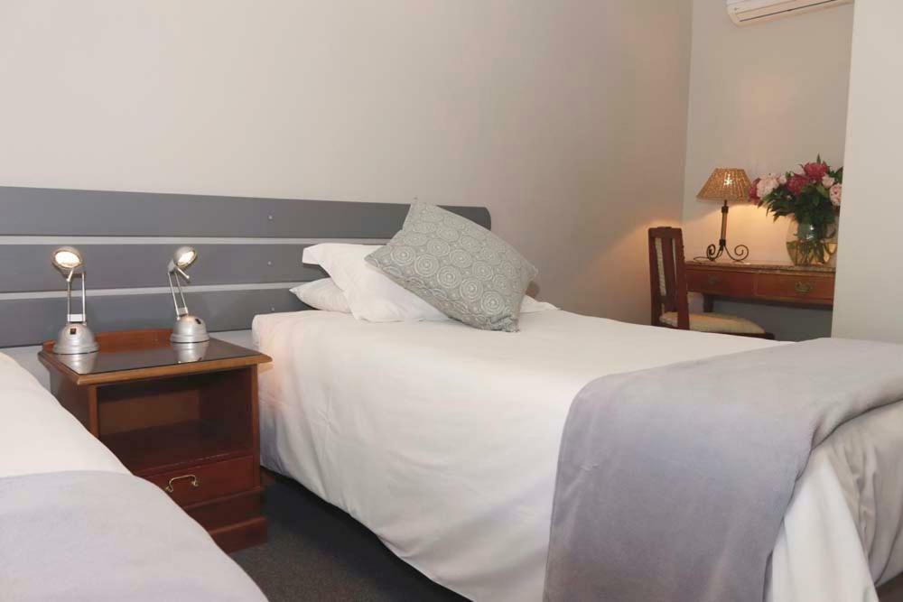 The Village Guesthouse Ceres Bagian luar foto