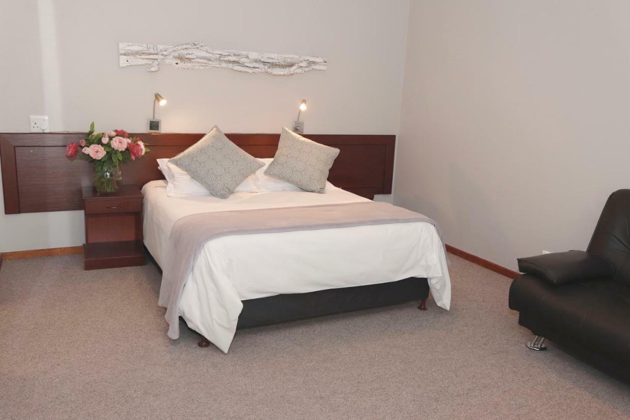 The Village Guesthouse Ceres Bagian luar foto