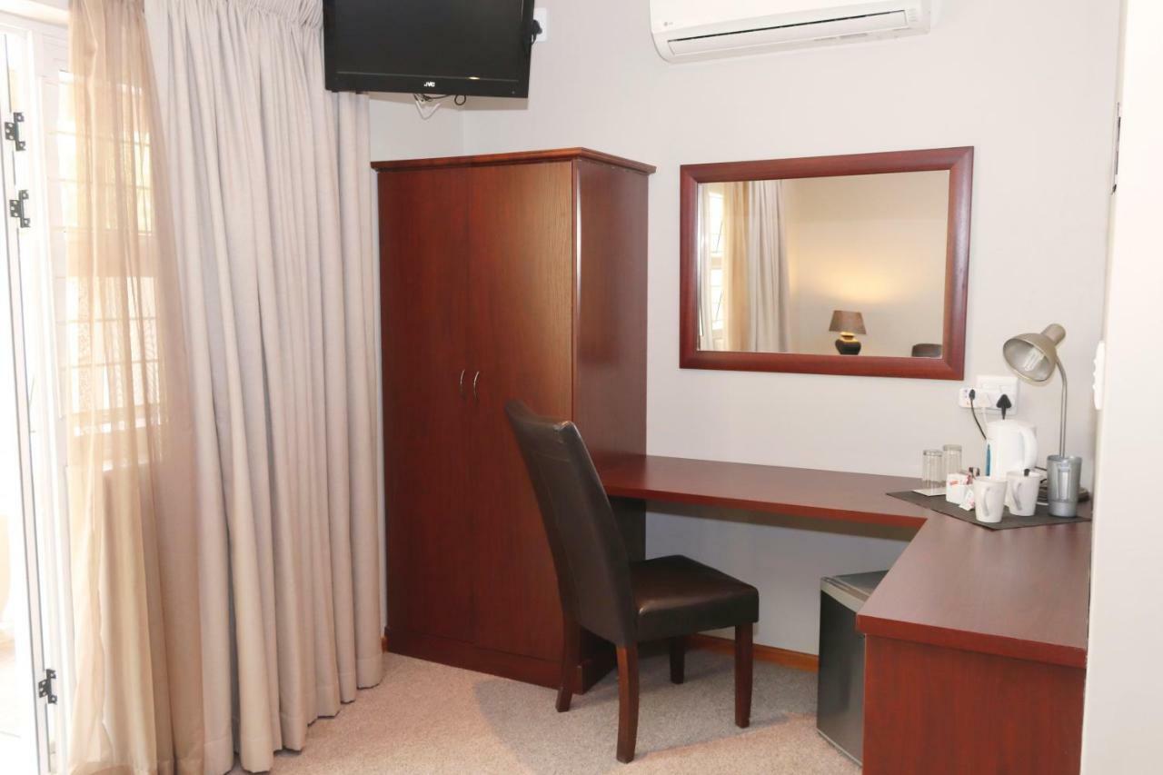 The Village Guesthouse Ceres Bagian luar foto